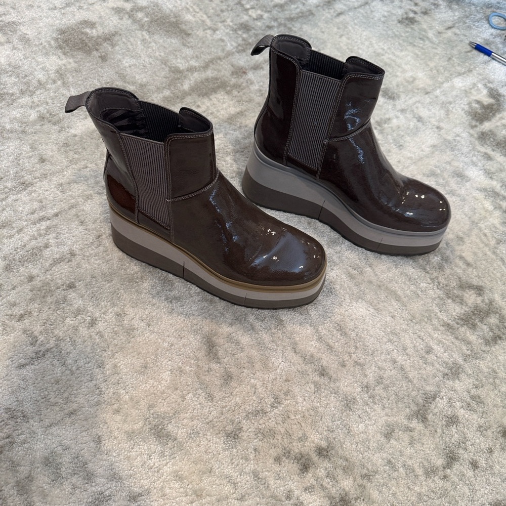 NEW!! Naked Feet Glossy Brown Ankle Boots GUILD IN MUD PLATFORM - Picture 12 of 12